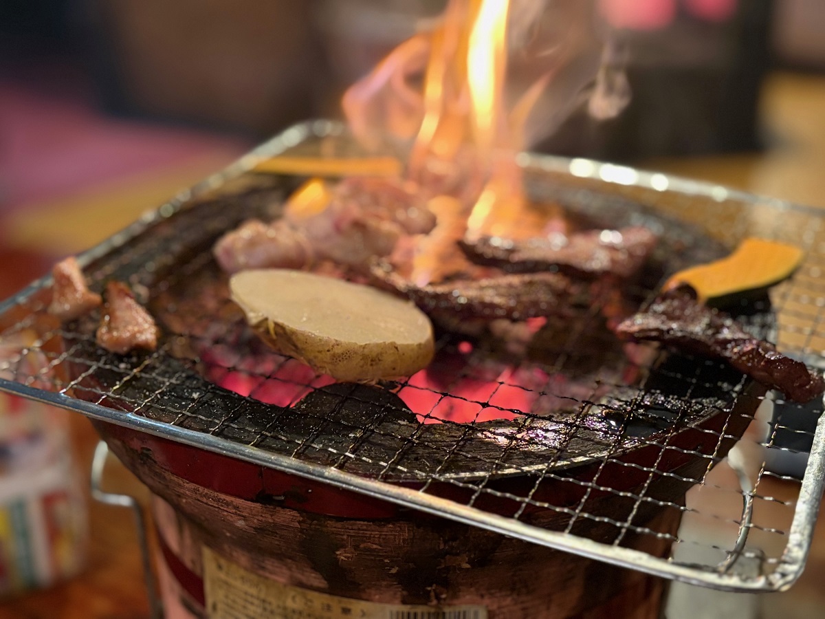 七輪で炭火焼肉